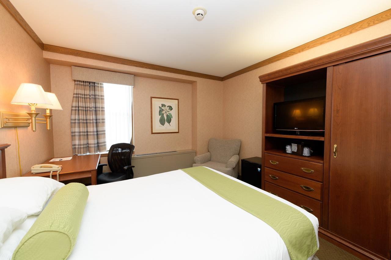 Union Club Hotel Purdue West Lafayette Buitenkant foto